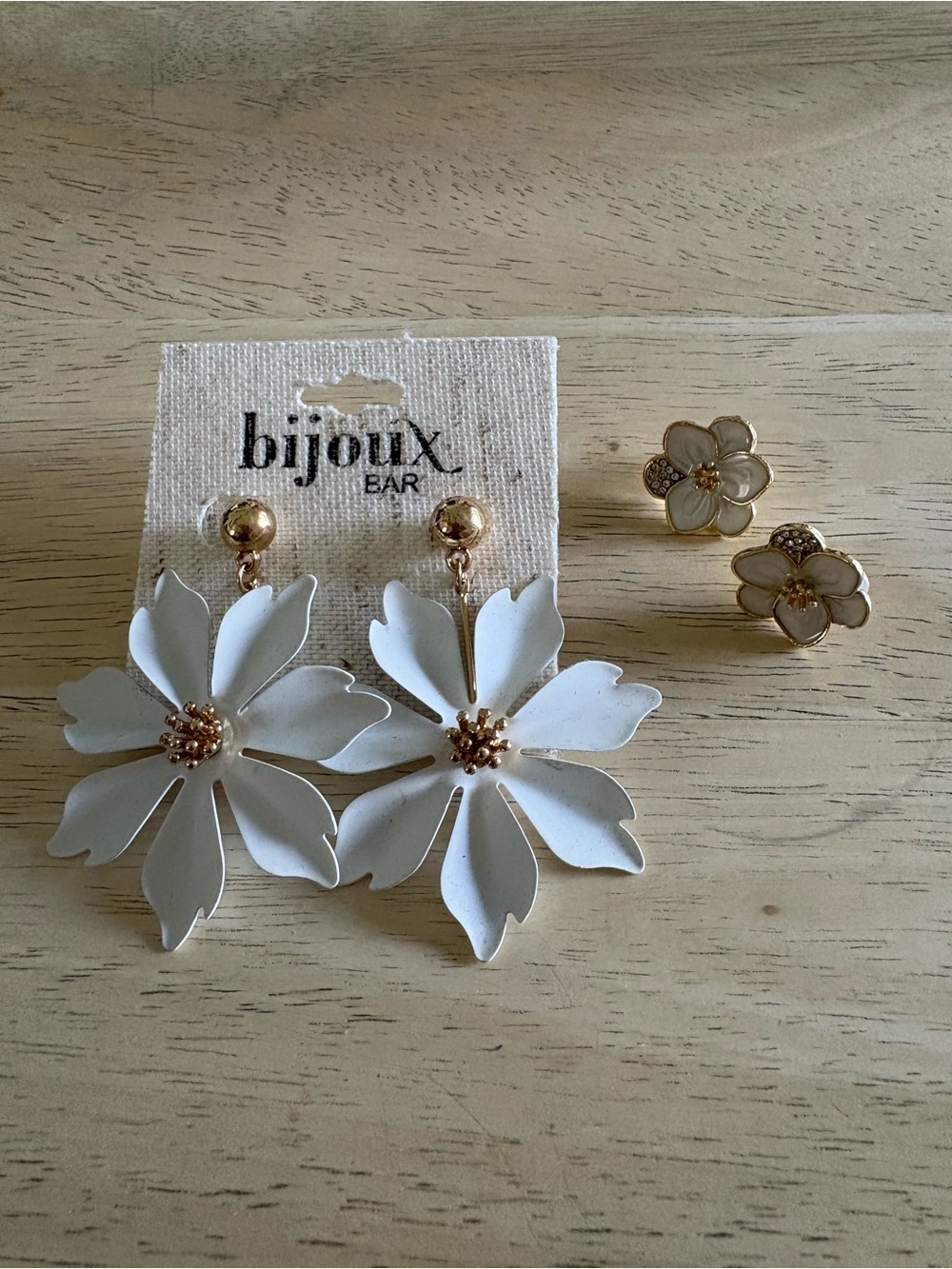 Bijoux Terner White and Gold Floral Drop Earrings Set